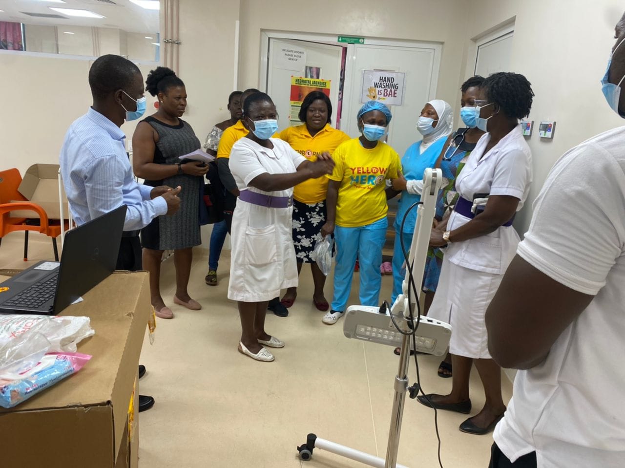 Phototherapie-Gerät für das Tetteh Quarshie Hospital Mampong/Ghana